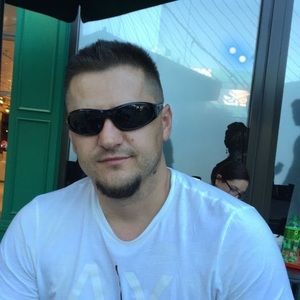 Meet your Posher, Esmir